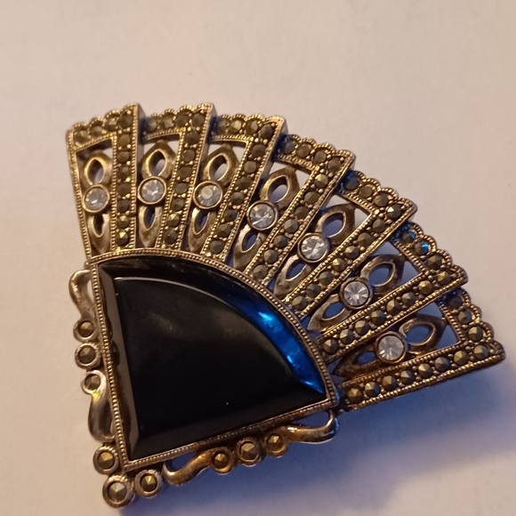 Vtg Monet Fan Brooch/Pin Silver Tone, Marcasite, Rhinestones and Faux Onyx - Picture 2 of 5